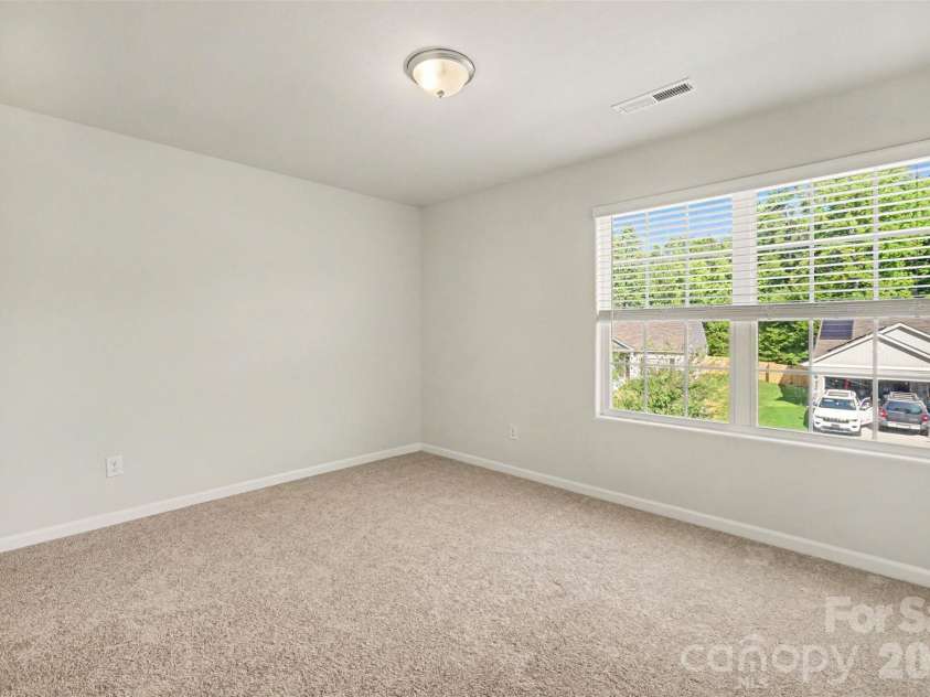 8411 Highgate Drive, Charlotte, NC 28215.  MLS# CAR4421479, YatesRealty ID 39911. 