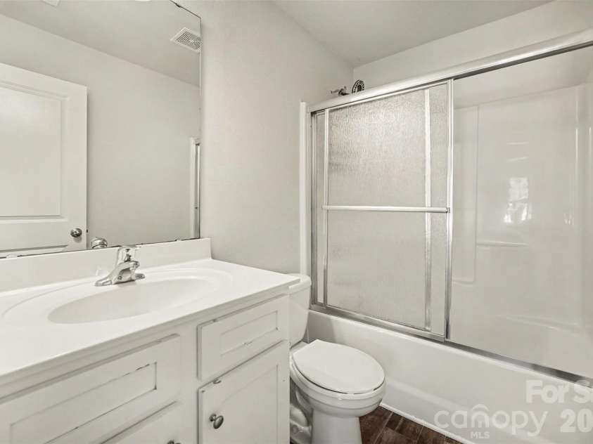 8411 Highgate Drive, Charlotte, NC 28215.  MLS# CAR4421479, YatesRealty ID 39911. 