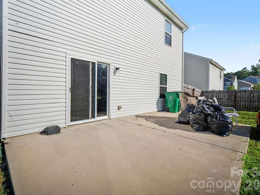 8411 Highgate Drive, Charlotte, NC 28215.  MLS# CAR4421479, YatesRealty ID 39911. 