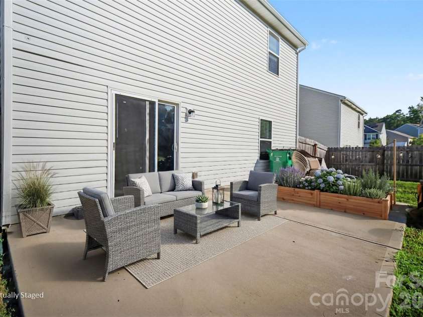 8411 Highgate Drive, Charlotte, NC 28215.  MLS# CAR4421479, YatesRealty ID 39911. 