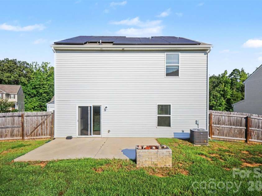 8411 Highgate Drive, Charlotte, NC 28215.  MLS# CAR4421479, YatesRealty ID 39911. 