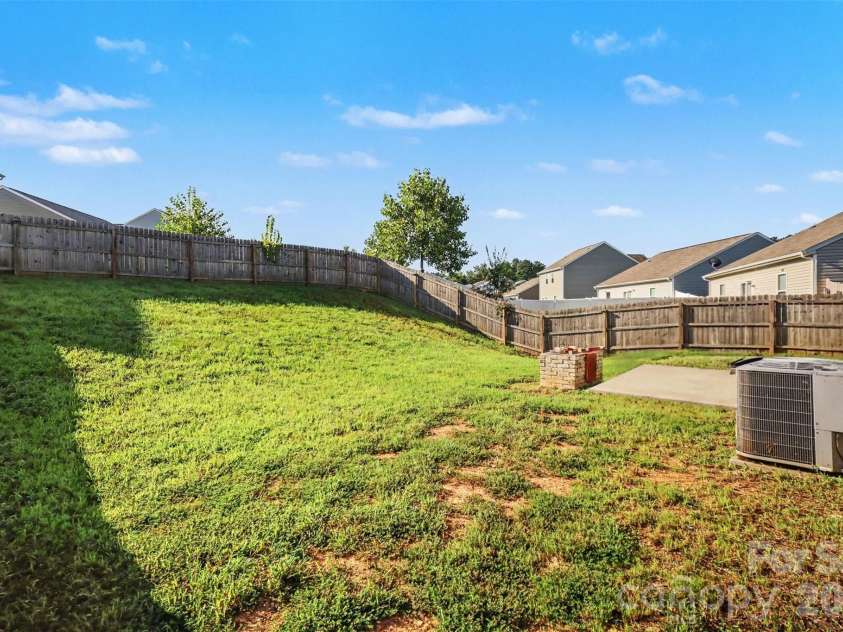 8411 Highgate Drive, Charlotte, NC 28215.  MLS# CAR4421479, YatesRealty ID 39911. 