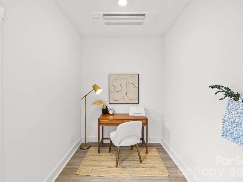 4039 Tryon Street, Charlotte, NC 28217.  MLS# CAR4406137, YatesRealty ID 39913. 