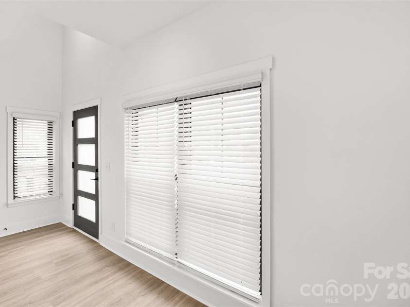 4039 Tryon Street, Charlotte, NC 28217.  MLS# CAR4406137, YatesRealty ID 39913. 