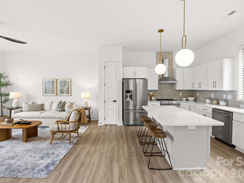 4039 Tryon Street, Charlotte, NC 28217.  MLS# CAR4406137, YatesRealty ID 39913. 
