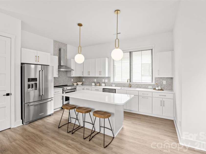 4039 Tryon Street, Charlotte, NC 28217.  MLS# CAR4406137, YatesRealty ID 39913. 