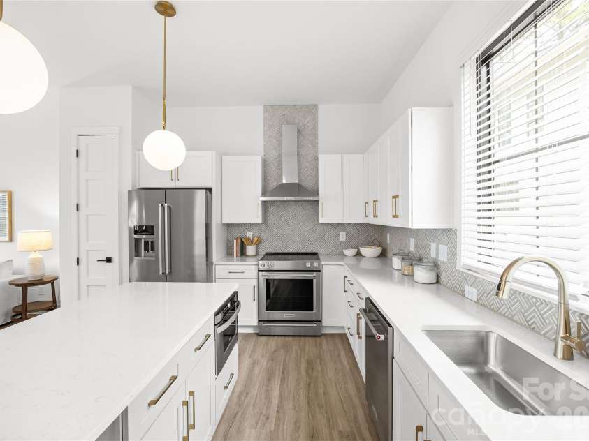 4039 Tryon Street, Charlotte, NC 28217.  MLS# CAR4406137, YatesRealty ID 39913. 