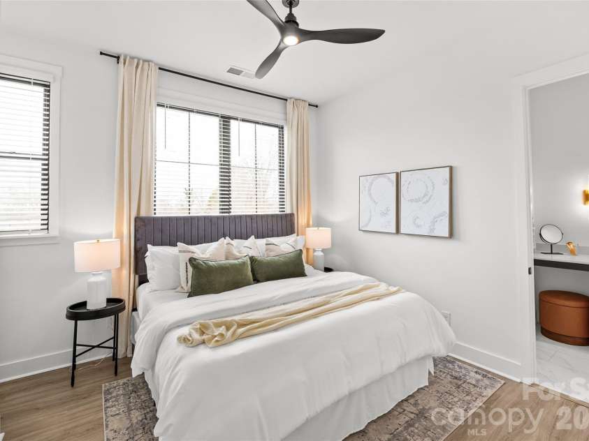 4039 Tryon Street, Charlotte, NC 28217.  MLS# CAR4406137, YatesRealty ID 39913. 