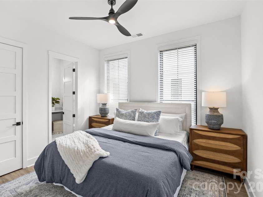 4039 Tryon Street, Charlotte, NC 28217.  MLS# CAR4406137, YatesRealty ID 39913. 