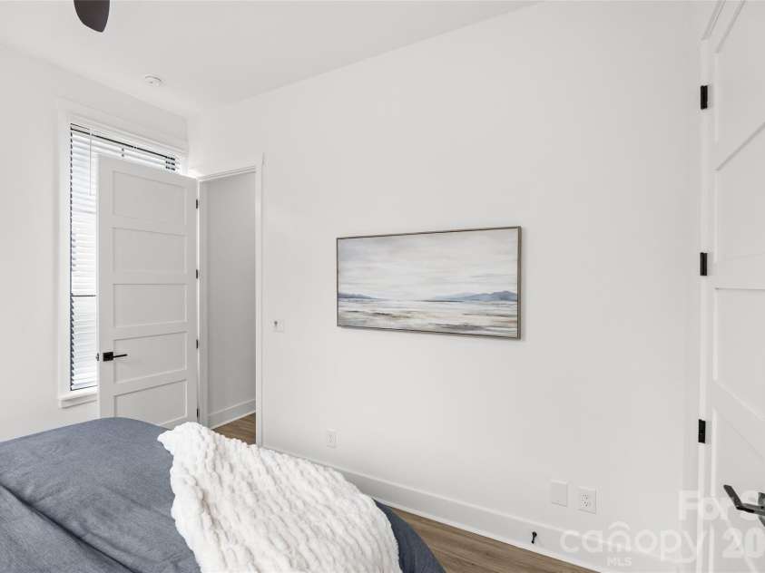4039 Tryon Street, Charlotte, NC 28217.  MLS# CAR4406137, YatesRealty ID 39913. 