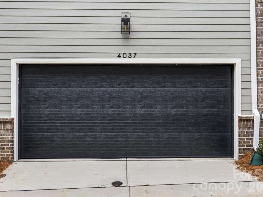 4039 Tryon Street, Charlotte, NC 28217.  MLS# CAR4406137, YatesRealty ID 39913. 