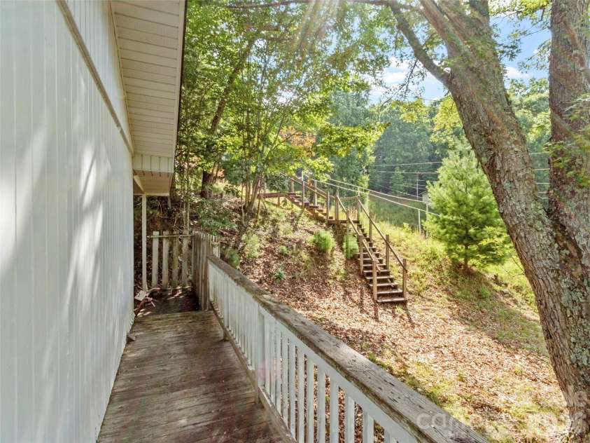 144 Florida Hill Drive, Green Mountain, NC 28740.  MLS# CAR4403040, YatesRealty ID 39914. 