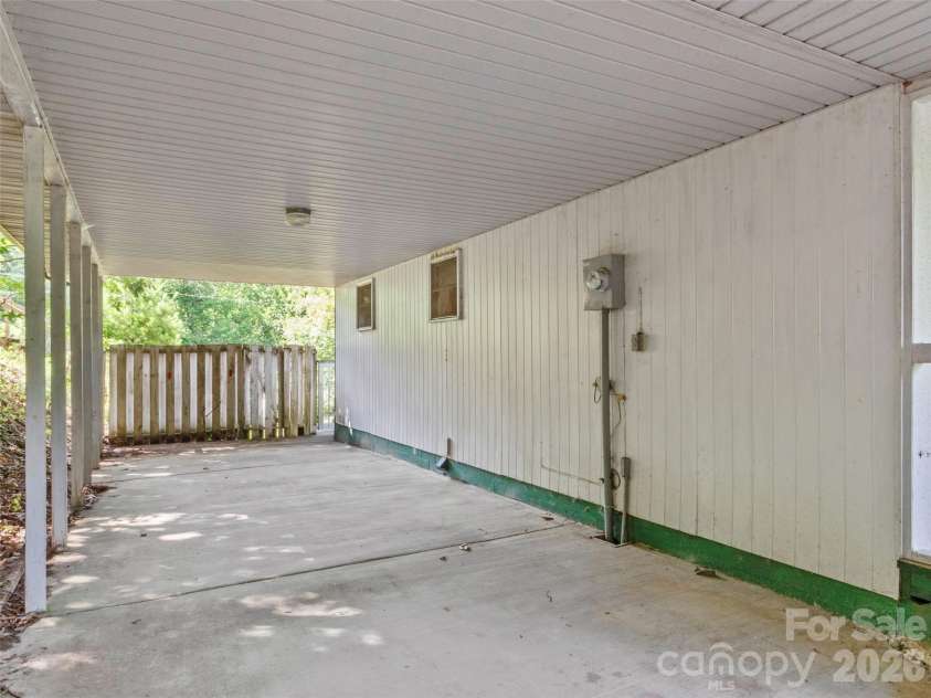 144 Florida Hill Drive, Green Mountain, NC 28740.  MLS# CAR4403040, YatesRealty ID 39914. 