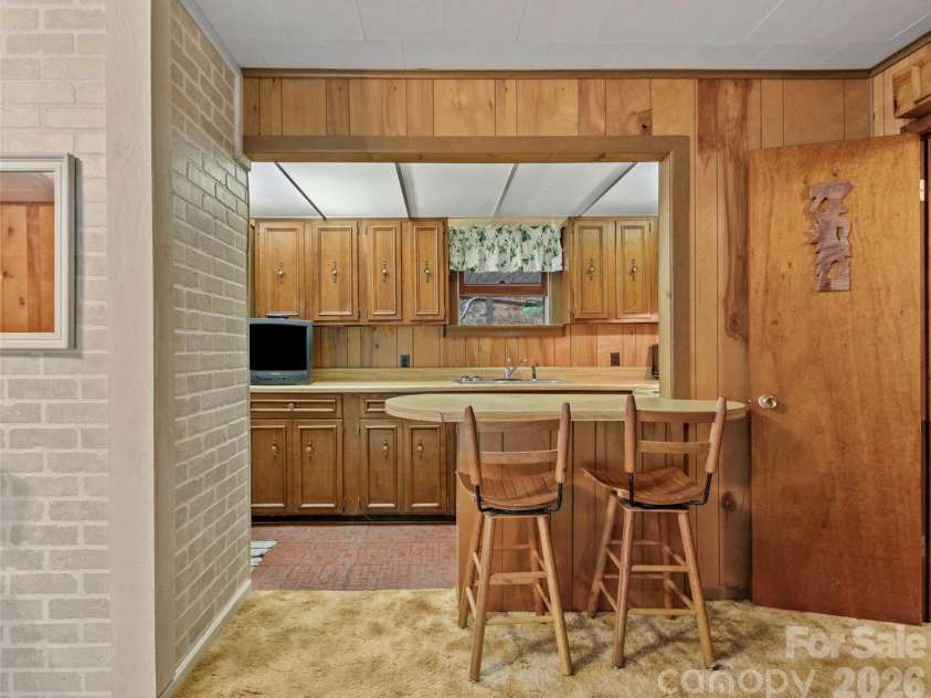 144 Florida Hill Drive, Green Mountain, NC 28740.  MLS# CAR4403040, YatesRealty ID 39914. 