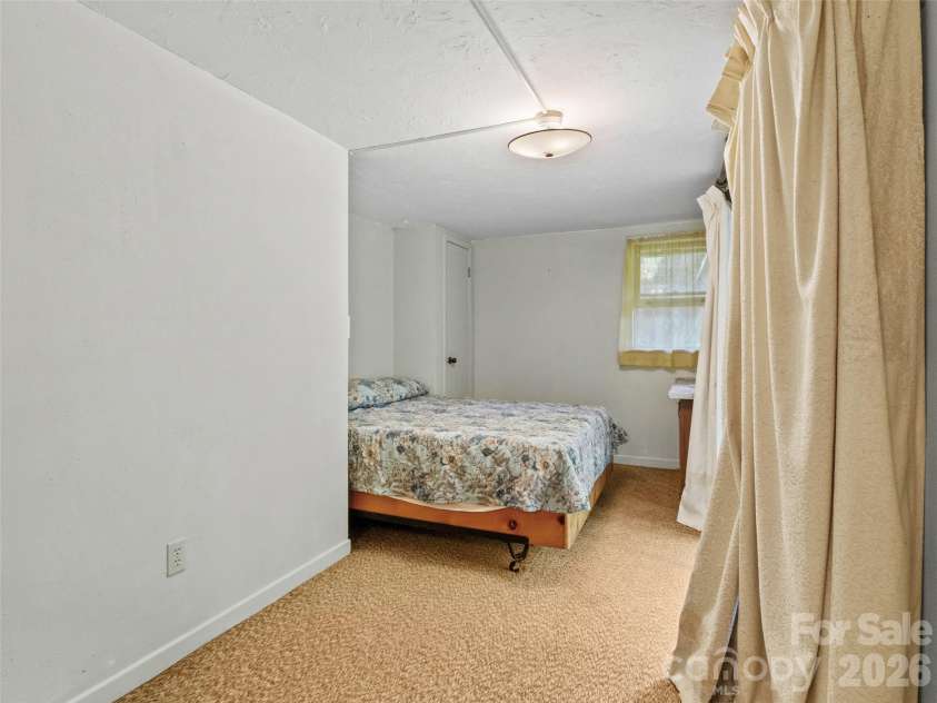 144 Florida Hill Drive, Green Mountain, NC 28740.  MLS# CAR4403040, YatesRealty ID 39914. 