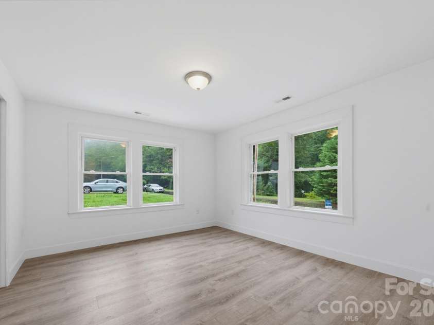 2211 Second Street, Gastonia, NC 28054.  MLS# CAR4407580, YatesRealty ID 39915. 
