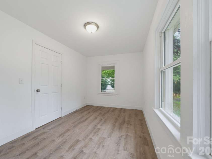 2211 Second Street, Gastonia, NC 28054.  MLS# CAR4407580, YatesRealty ID 39915. 