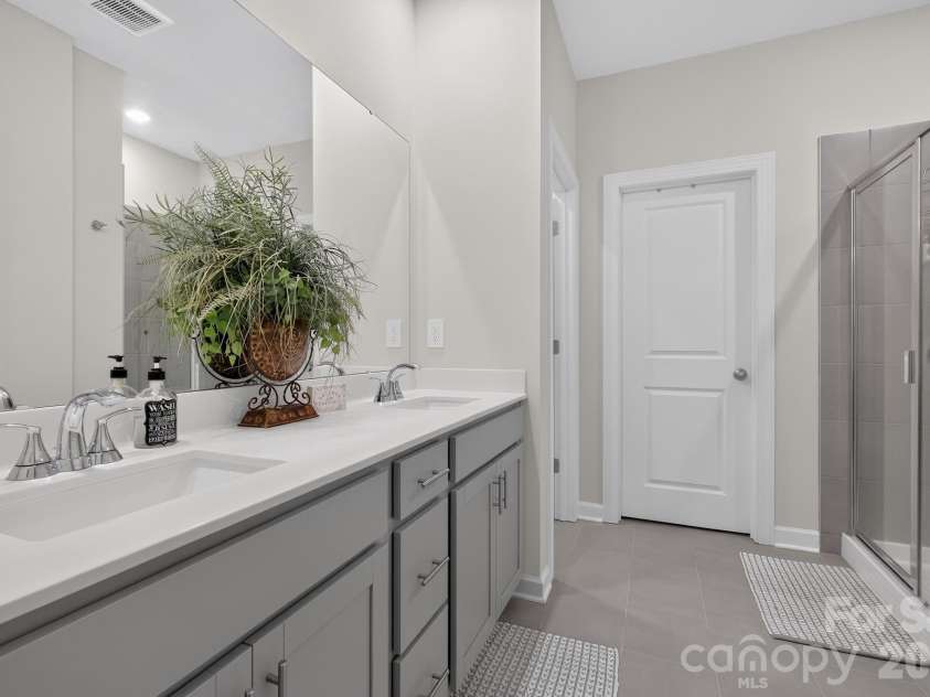 1229 Morehead Drive, Salisbury, NC 28144.  MLS# CAR4407670, YatesRealty ID 39916. 