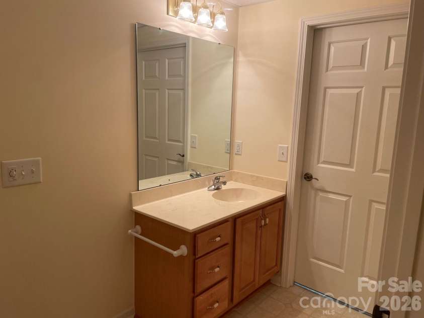 513 26th Avenue, Hickory, NC 28601.  MLS# CAR4407349, YatesRealty ID 39918. 513A Basement Bath