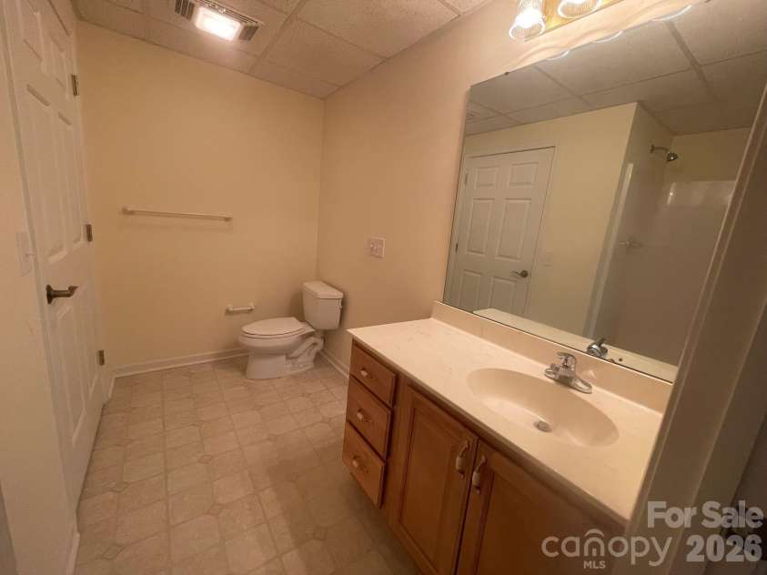 513 26th Avenue, Hickory, NC 28601.  MLS# CAR4407349, YatesRealty ID 39918. 513A Basement Bath