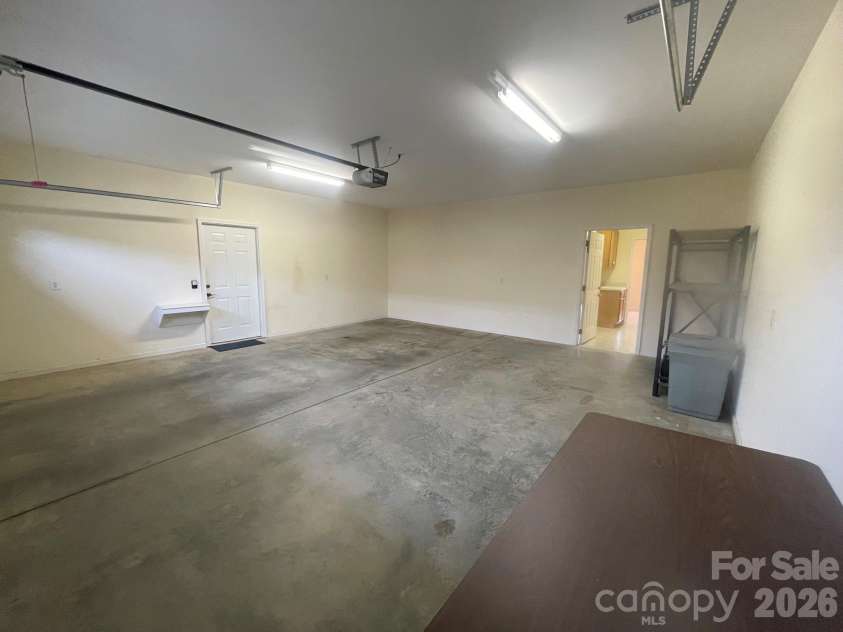 513 26th Avenue, Hickory, NC 28601.  MLS# CAR4407349, YatesRealty ID 39918. 513A Garage
