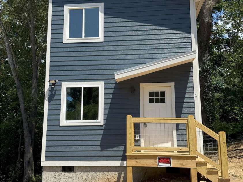 1 Freeport Lane, Asheville, NC 28806.  MLS# CAR4310617, YatesRealty ID 3992. 