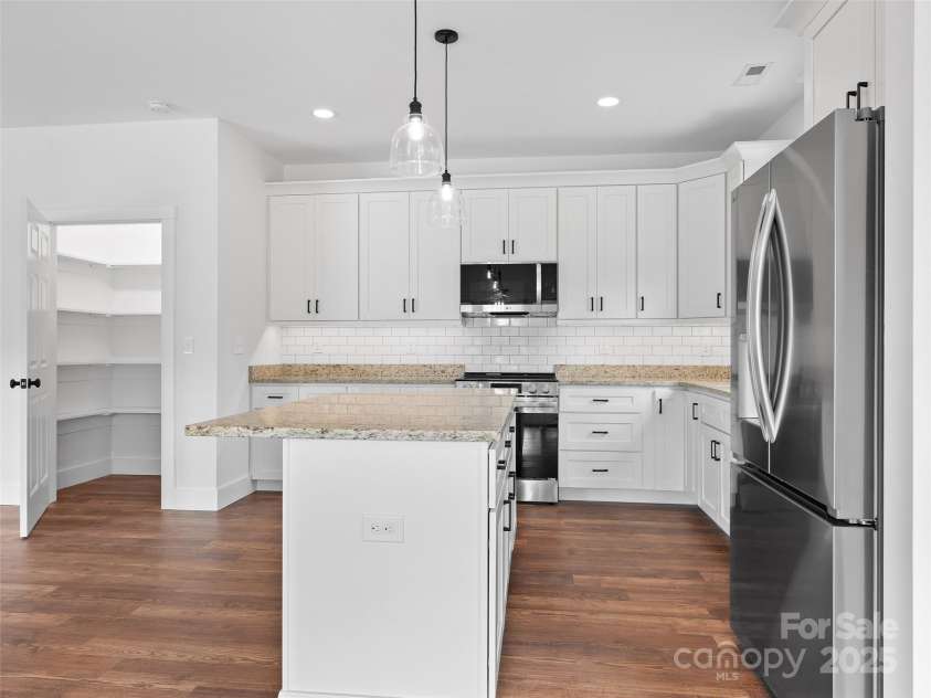 15 Riemar Lane, Waynesville, NC 28786.  MLS# CAR4306144, YatesRealty ID 3992. 