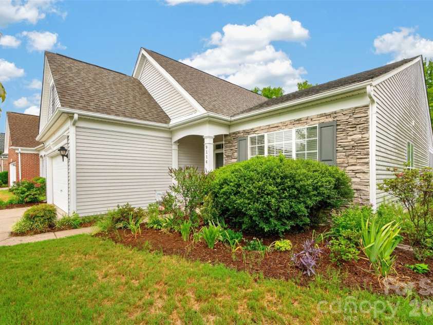 9114 Beaver Brook Way, Charlotte, NC 28277.  MLS# CAR4407536, YatesRealty ID 39920. 