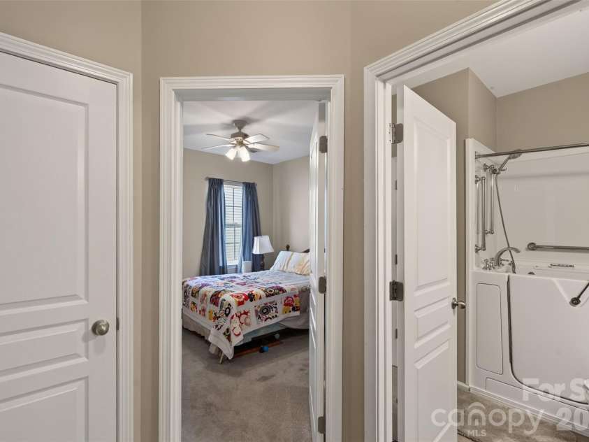 9114 Beaver Brook Way, Charlotte, NC 28277.  MLS# CAR4407536, YatesRealty ID 39920. 