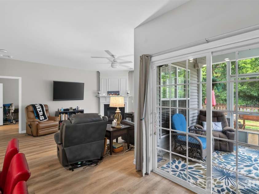 9114 Beaver Brook Way, Charlotte, NC 28277.  MLS# CAR4407536, YatesRealty ID 39920. 