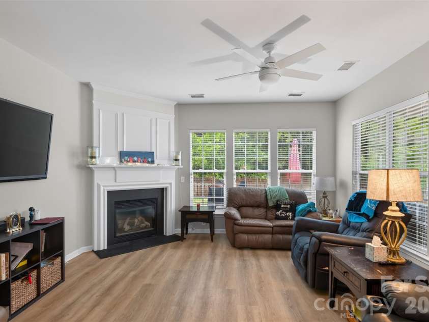 9114 Beaver Brook Way, Charlotte, NC 28277.  MLS# CAR4407536, YatesRealty ID 39920. 