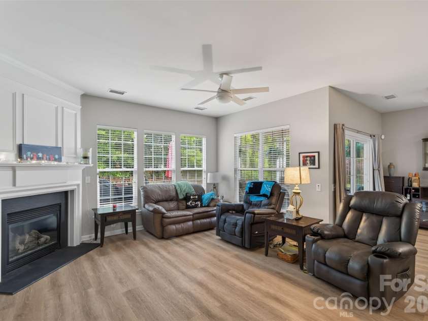 9114 Beaver Brook Way, Charlotte, NC 28277.  MLS# CAR4407536, YatesRealty ID 39920. 