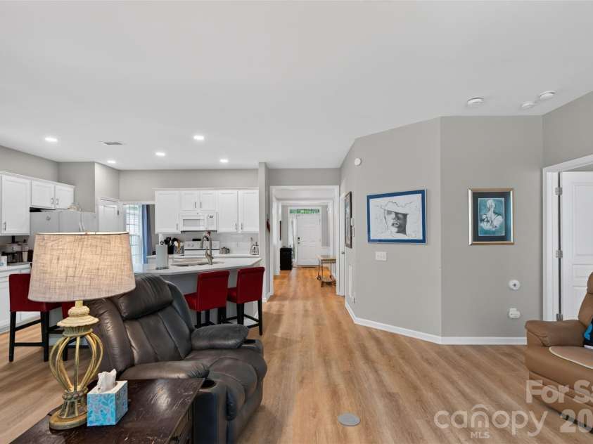 9114 Beaver Brook Way, Charlotte, NC 28277.  MLS# CAR4407536, YatesRealty ID 39920. 