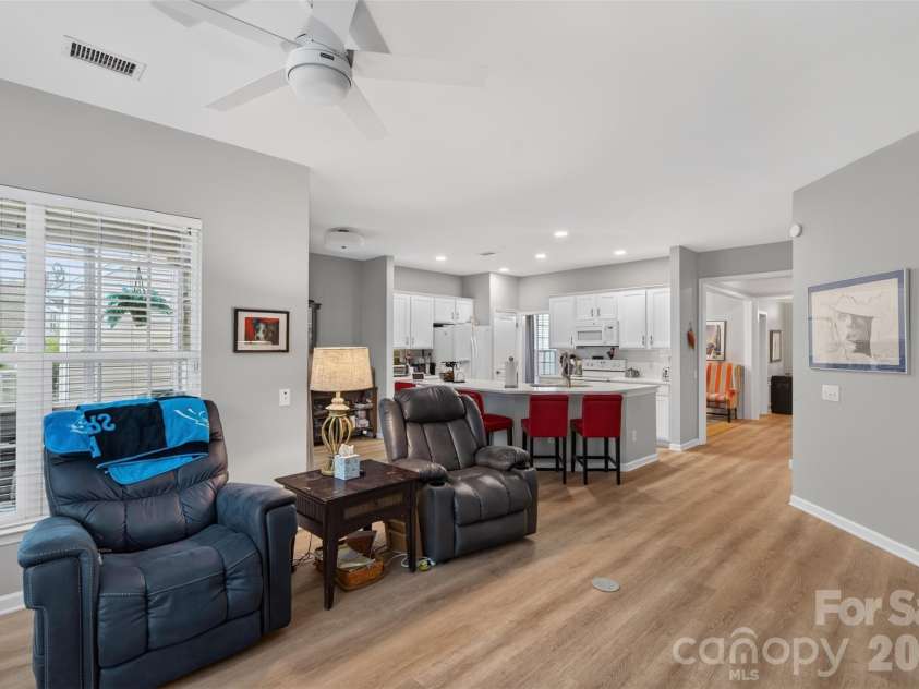 9114 Beaver Brook Way, Charlotte, NC 28277.  MLS# CAR4407536, YatesRealty ID 39920. 