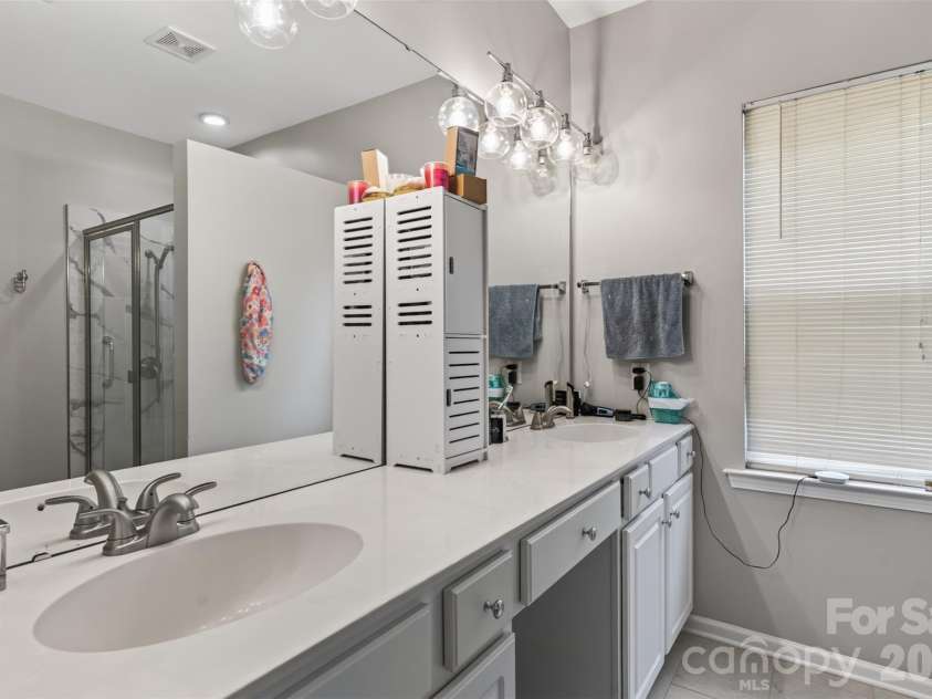 9114 Beaver Brook Way, Charlotte, NC 28277.  MLS# CAR4407536, YatesRealty ID 39920. 