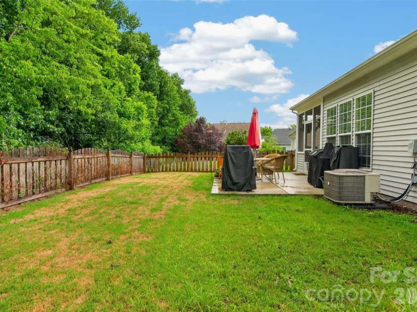 9114 Beaver Brook Way, Charlotte, NC 28277.  MLS# CAR4407536, YatesRealty ID 39920. 