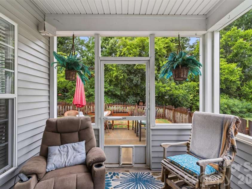 9114 Beaver Brook Way, Charlotte, NC 28277.  MLS# CAR4407536, YatesRealty ID 39920. 