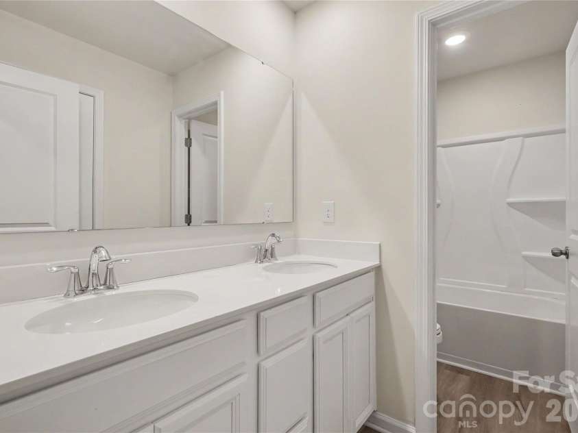 1512 Forkhorn Drive, Monroe, NC 28110.  MLS# CAR4407435, YatesRealty ID 39921. Upper Level Full Bathroom