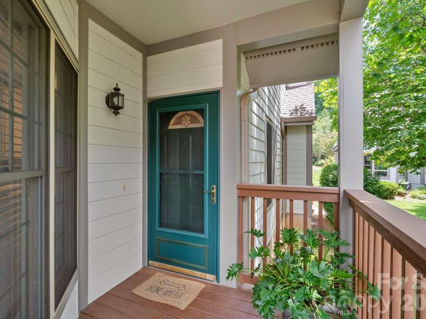 62 Pinnacle Point, Asheville, NC 28805.  MLS# CAR4403361, YatesRealty ID 39922. 