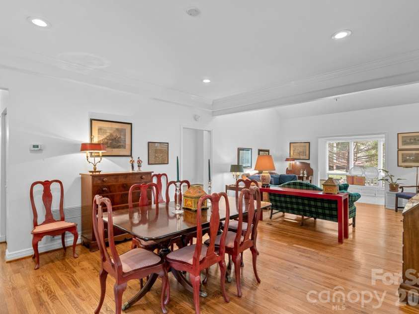 62 Pinnacle Point, Asheville, NC 28805.  MLS# CAR4403361, YatesRealty ID 39922. 