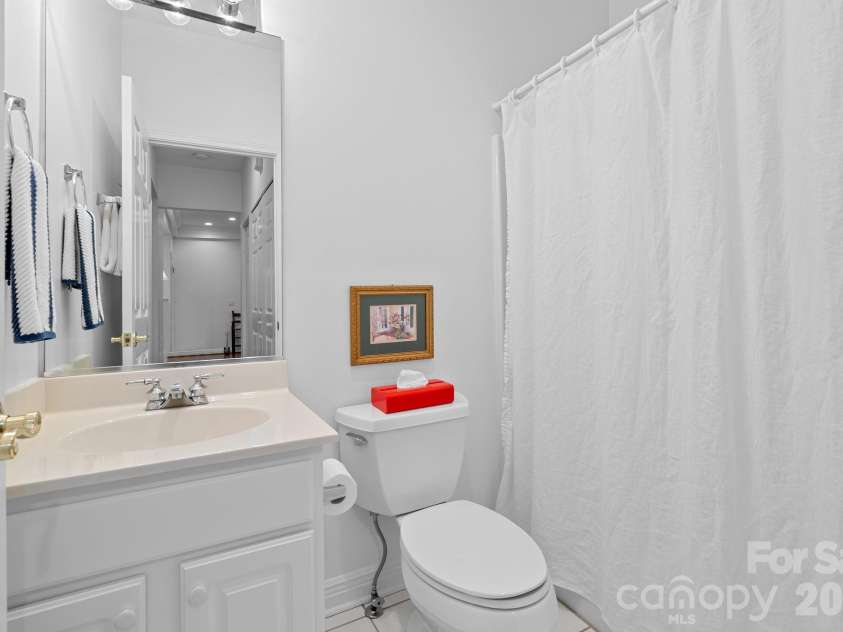 62 Pinnacle Point, Asheville, NC 28805.  MLS# CAR4403361, YatesRealty ID 39922. 