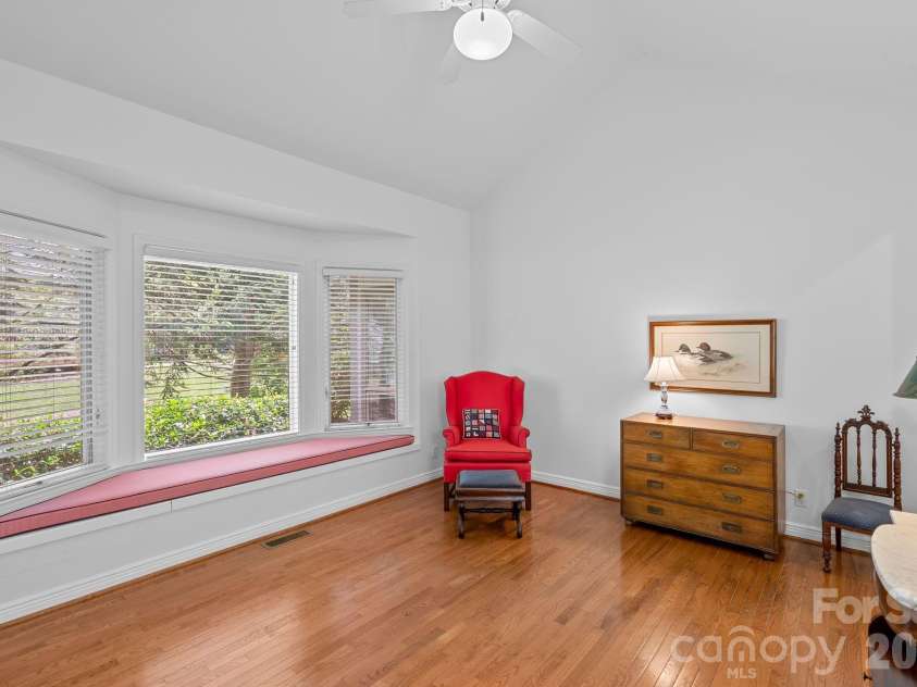 62 Pinnacle Point, Asheville, NC 28805.  MLS# CAR4403361, YatesRealty ID 39922. 