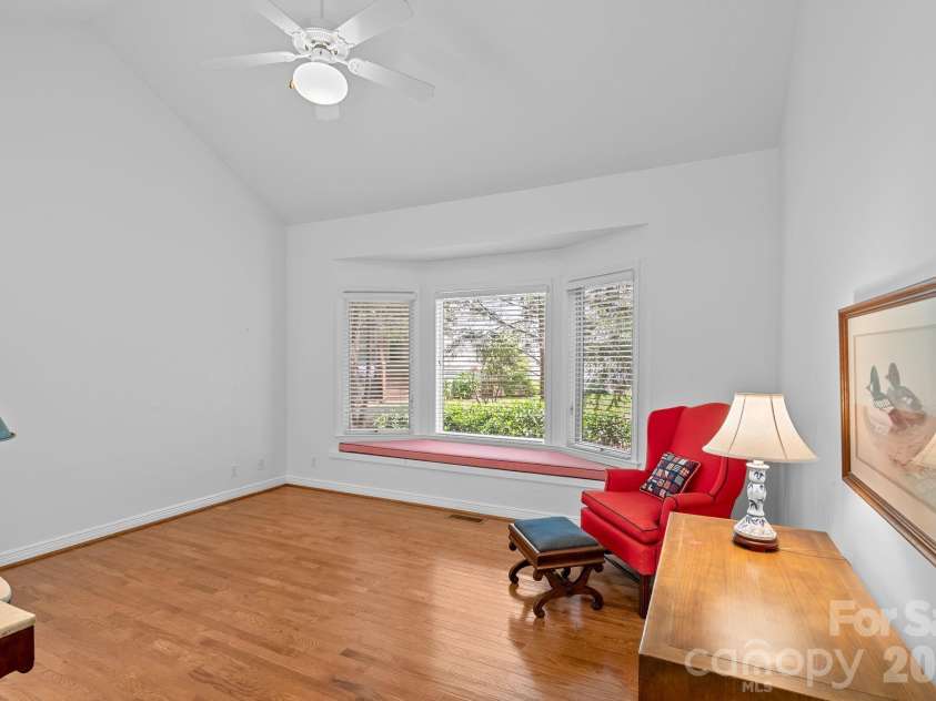 62 Pinnacle Point, Asheville, NC 28805.  MLS# CAR4403361, YatesRealty ID 39922. 