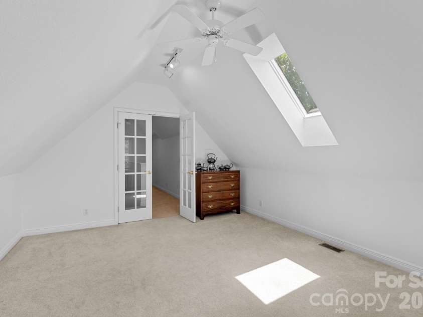 62 Pinnacle Point, Asheville, NC 28805.  MLS# CAR4403361, YatesRealty ID 39922. 