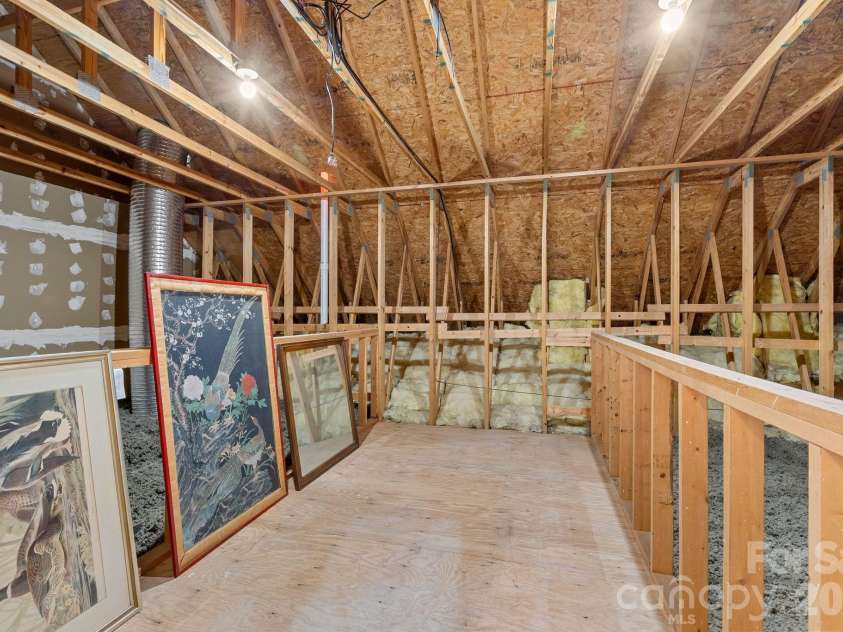 62 Pinnacle Point, Asheville, NC 28805.  MLS# CAR4403361, YatesRealty ID 39922. 