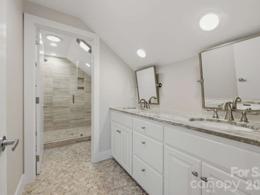 191 Charter Ridge, Jefferson, NC 28640.  MLS# CAR4407001, YatesRealty ID 39924. 