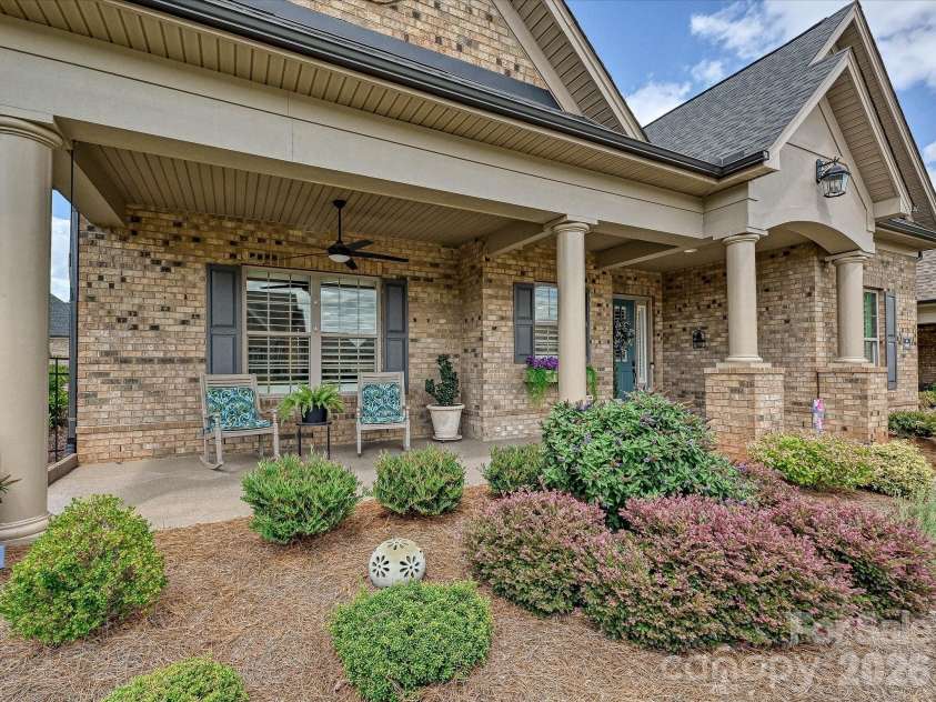 5008 Vita Way, Belmont, NC 28012.  MLS# CAR4406973, YatesRealty ID 39925. Welcome Home!