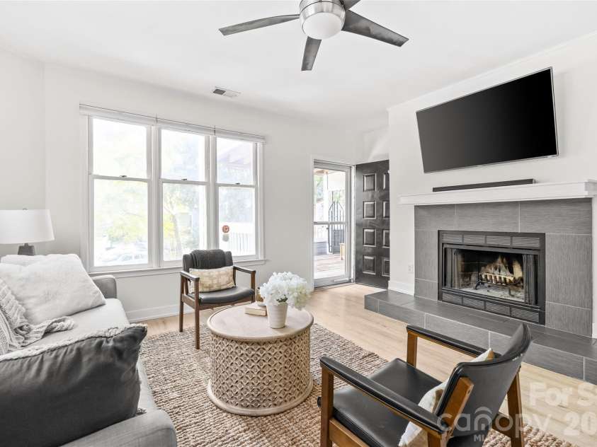 433 8th Street, Charlotte, NC 28202.  MLS# CAR4402319, YatesRealty ID 39926. 