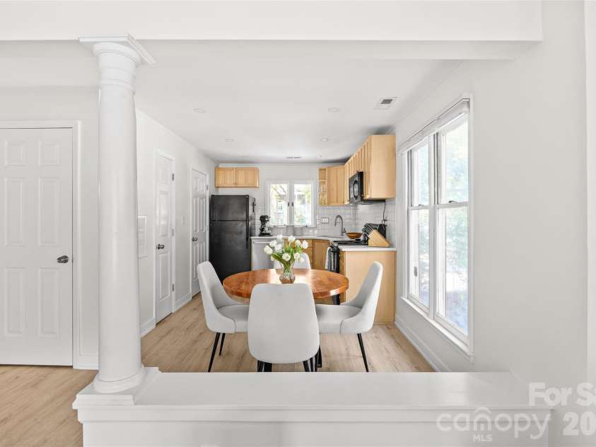 433 8th Street, Charlotte, NC 28202.  MLS# CAR4402319, YatesRealty ID 39926. 