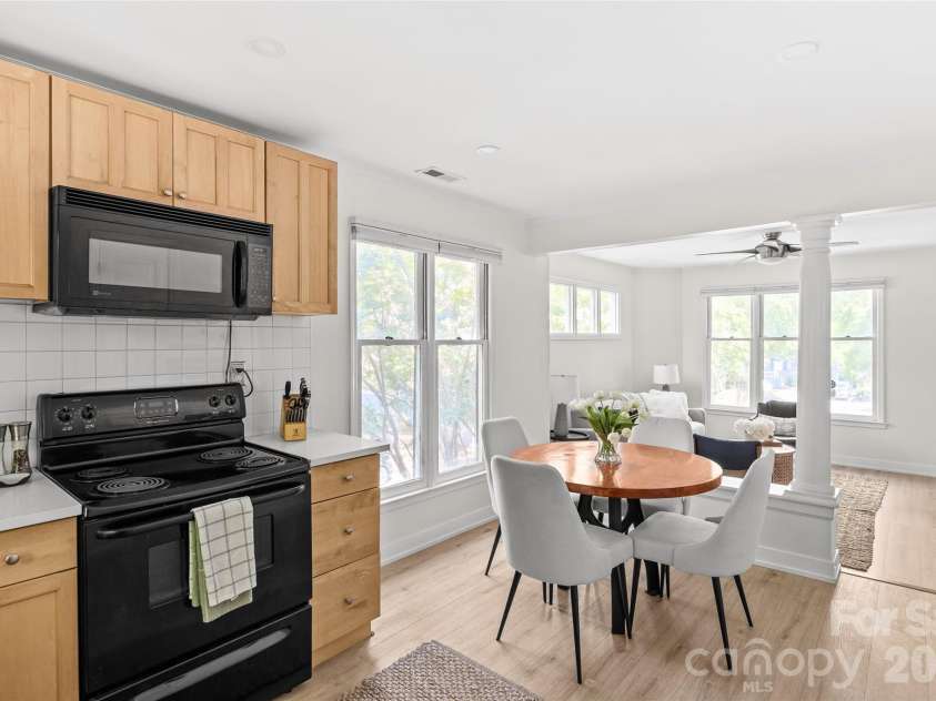 433 8th Street, Charlotte, NC 28202.  MLS# CAR4402319, YatesRealty ID 39926. 